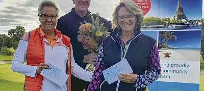 SUCCESS: Helloworld representative Chris Buwalda, centre, with tournament winners Lyn Hayes, left, and Sue Vickery at Horsham Golf Club.