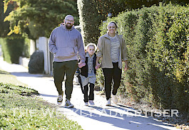 HEALTHY START: Dean, Alexis and Brittany van Duin walk to Horsham West Primary School. Friday is National Walk Safely to School Day. Picture: PAUL CARRACHER